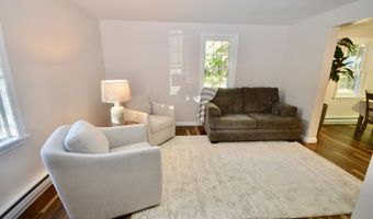 71 Baldwin Dr, Bangor, ME 04401