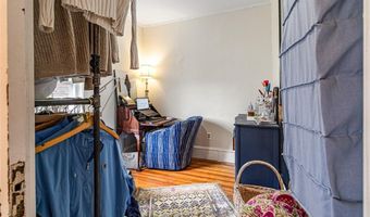 4 Findlay Pl, Newport, RI 02840