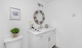 32 Exchange St 204, East Greenwich, RI 02818