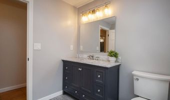 96 Pond View Dr, Auburn, NH 03032