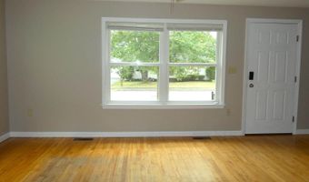 5 Mayflower Rd, Augusta, ME 04330
