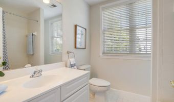 2385 WATTERS Gln, Falls Church, VA 22043