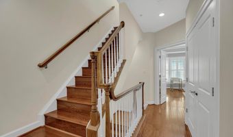 1818 POTOMAC GREENS Dr, Alexandria, VA 22314
