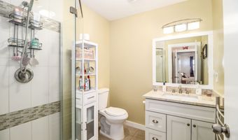 8 Marilyn Rd, Brookfield, CT 06804