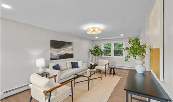 21 Hope Hill Ter, Cranston, RI 02921