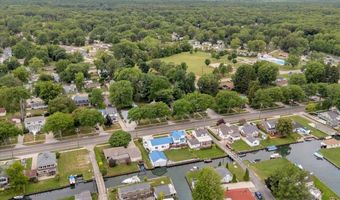 1748 Saint Clair River Dr, Algonac, MI 48001