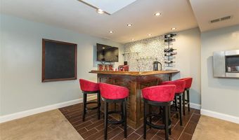 1515 Rosewood Terrace Dr, Ballwin, MO 63021