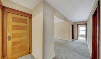 823 N 11th St, Beatrice, NE 68310