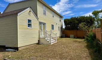 40 E Pasadena Pl, Bridgeport, CT 06610
