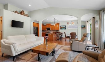 2744 W COMMONWEALTH Ct, Appleton, WI 54914