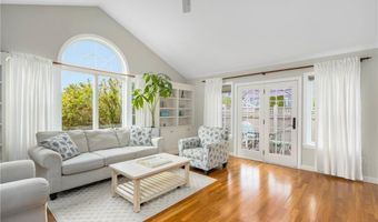 213 Corey Ln 213, Middletown, RI 02842