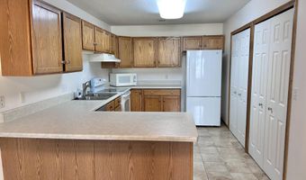 104 Lakewood Dr, Adrian, MI 49221
