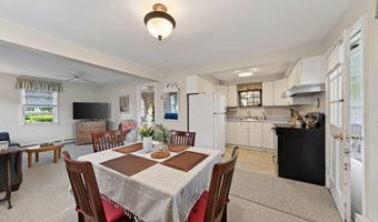 16 Driscoll Rd, Branford, CT 06405