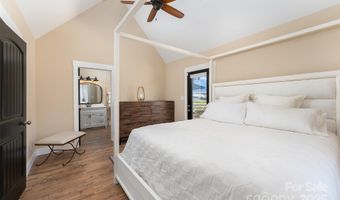 15 Eaglebear Dr, Asheville, NC 28806