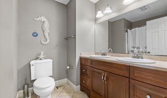 27 Crows Nest Ln 7E, Danbury, CT 06810