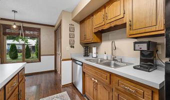 1307 Walker Ct, Auburn, IN 46706