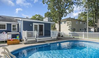 745 Halliard Ave, Beachwood, NJ 08722