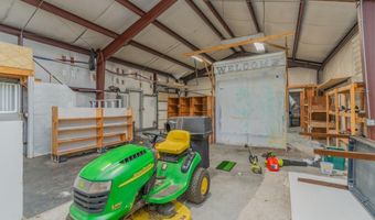 805 Farnum Pike, North Smithfield, RI 02896