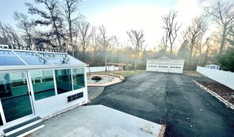 4816 DODSON Dr, Annandale, VA 22003