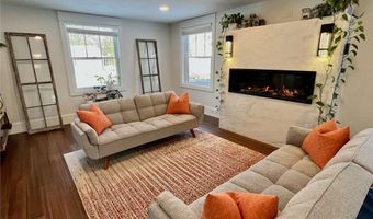 54 Isabelle Dr, Narragansett, RI 02882