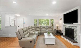 15 Bestwick Trl, Coventry, RI 02816