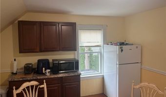 25 Earl St, Lincoln, RI 02865
