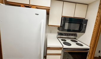2200 Hamilton Dr 504, Ames, IA 50014