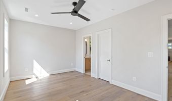 4911 37TH St N, Arlington, VA 22207