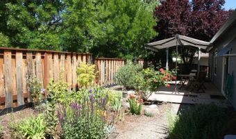 935 Cypress Point Loop, Ashland, OR 97520