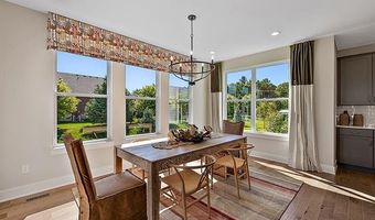 6151 N TRAILWOODS Dr, Ann Arbor, MI 48103