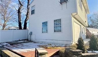 129 Simmonsville Ave, Johnston, RI 02919