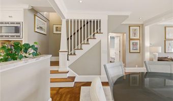 11 Opechee Dr, Barrington, RI 02806
