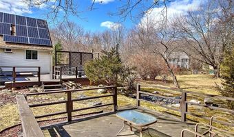121 Jenckes Hill Rd, Lincoln, RI 02865