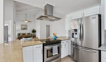 928 Hokulani St, Honolulu, HI 96825