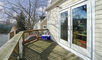 5 Cummings Rd, Newport, RI 02840