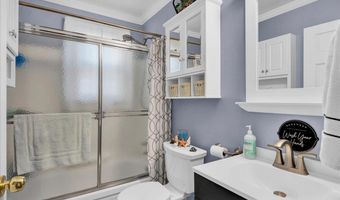 1688 North Ave, Burlington, VT 05408