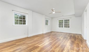 6422 Idlebrook Dr, Charlotte, NC 28212