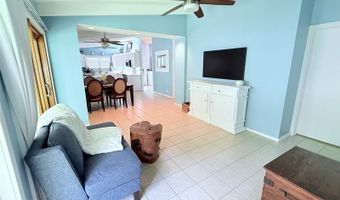 827 Kalalea St, Honolulu, HI 96825