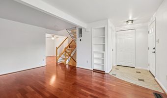 43494 POSTRAIL Sq, Ashburn, VA 20147