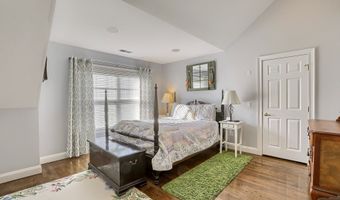 28 Crestview Ln 28, Danbury, CT 06810