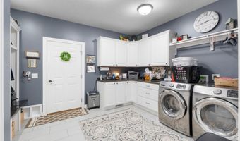 1123 N Dewey St, Auburn, IN 46706