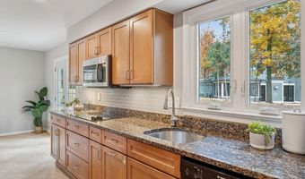 8217 CINDY Ln, Bethesda, MD 20817