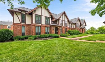 929 Claytonbrook Dr 2, Ballwin, MO 63011