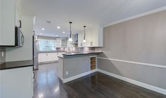 835 Lakeshore Dr NW, Berkeley Lake, GA 30096