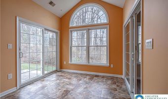 5041 Saw Grass Dr, Allen, PA 18067