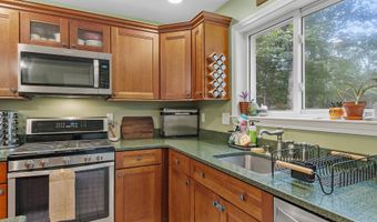 317 Old Concord Tpke 1, Barrington, NH 03825