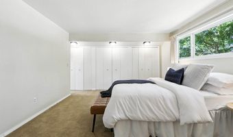 15025 NW Oak Hills Dr, Beaverton, OR 97006