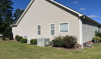 4219 Maple Dr, Ayden, NC 28513