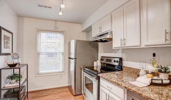 927 S ROLFE St 2, Arlington, VA 22204