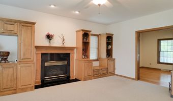 125 E WAYFARER Ln, Appleton, WI 54913